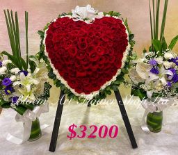 12 Set of Heart Wreath and Bouquet in Vase